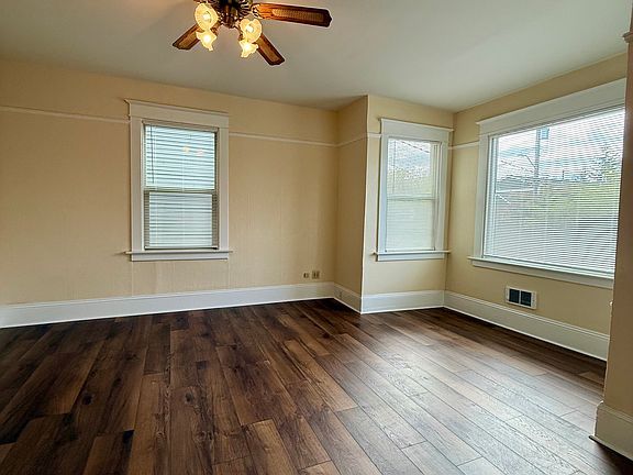 2nd image of 554 Ward St #L