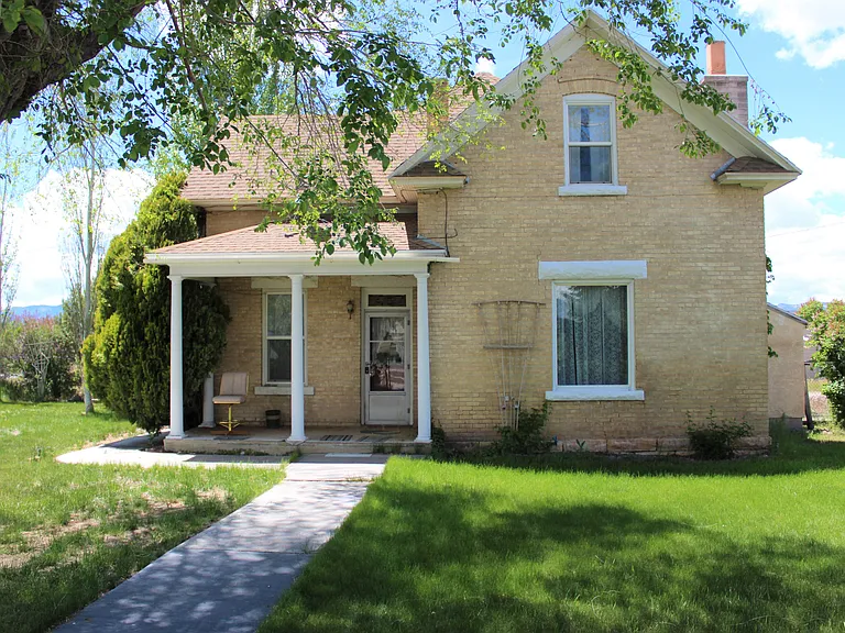 205 N Main St — Photo 1