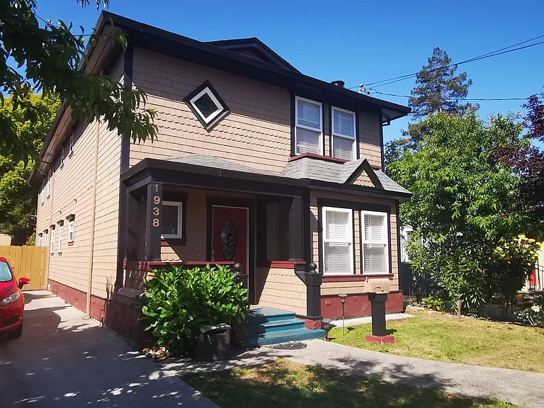 1938 Palm Ave — Photo 3