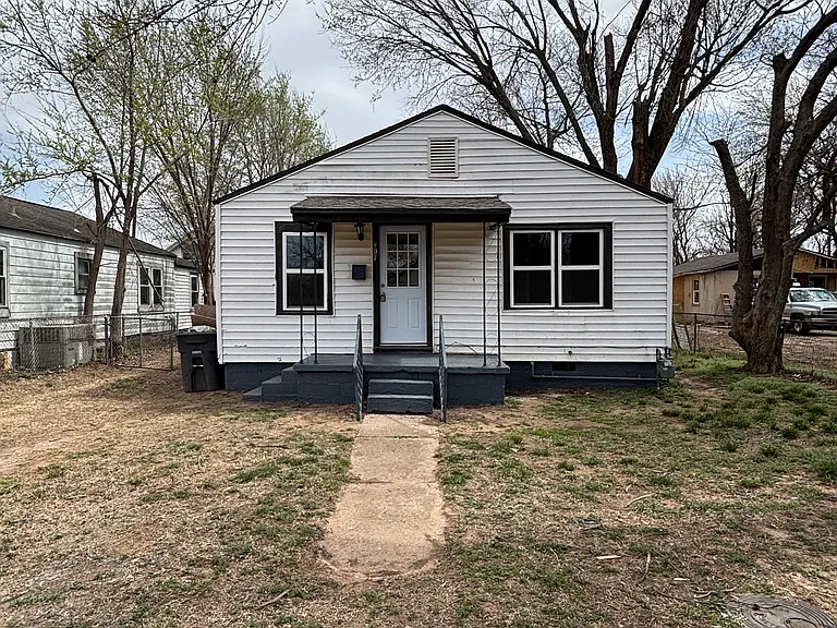 407 S 48th West Ave — Photo 2