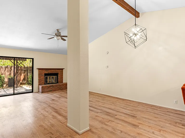 316 Monterey Dr — Photo 9