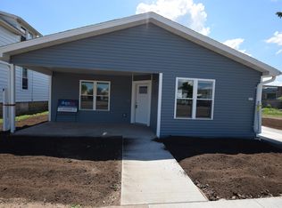 131 W 8th Ave, Oshkosh, WI 54902