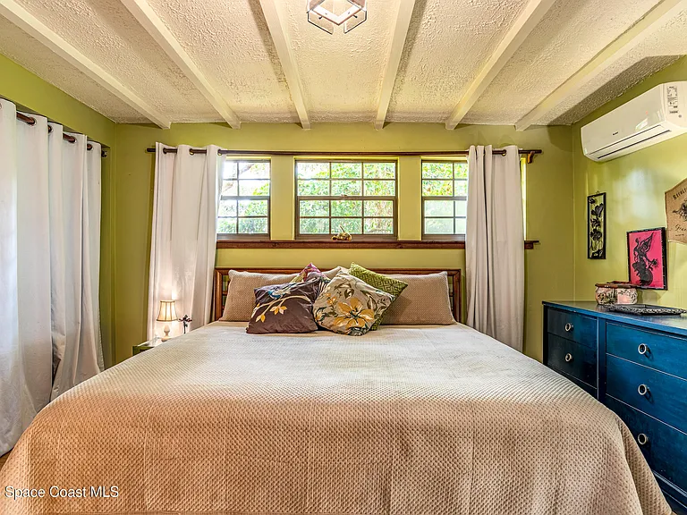 1211 Houston St — Photo 12