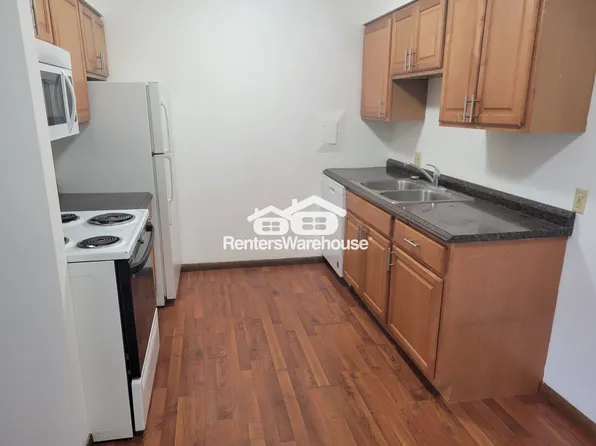 1711 Northway Dr APT 6, Mankato, MN 56003