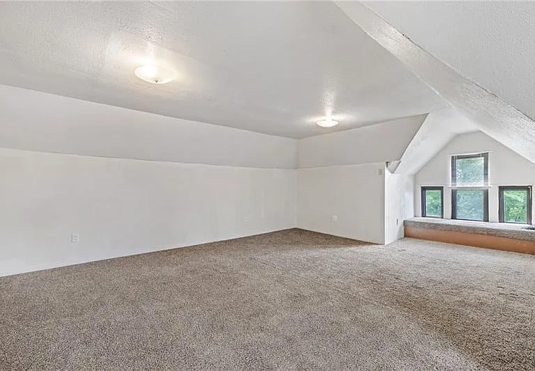 209 E Meyers St — Photo 8