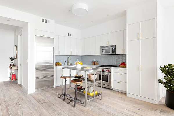 Sold by Compass | media 5