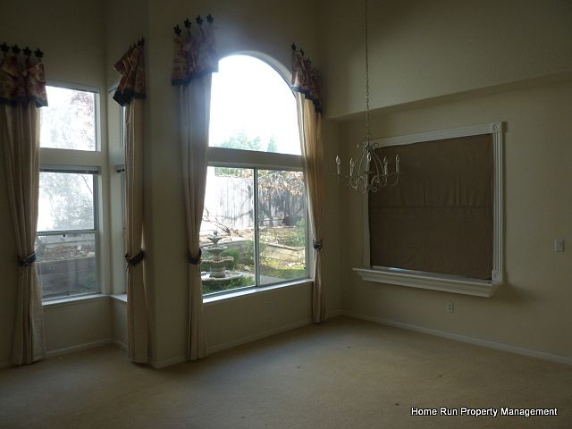 1st image of 104 Larkin Cir