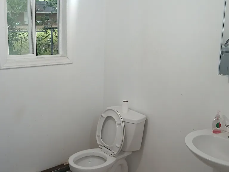 411 New Bern St SE — Photo 6