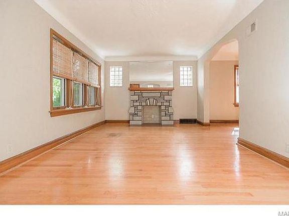 4th image of 6743 Devonshire Ave