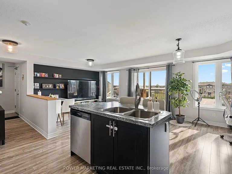 2240 Tenth Line Rd #8 — Photo 13