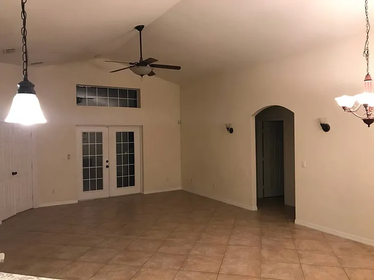 749 Knightsbridge Cir — Photo 9