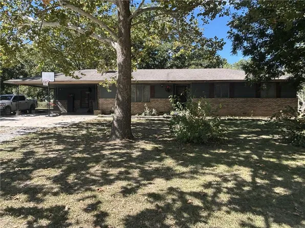 3076 N 2nd St, Chetopa, KS 67336
