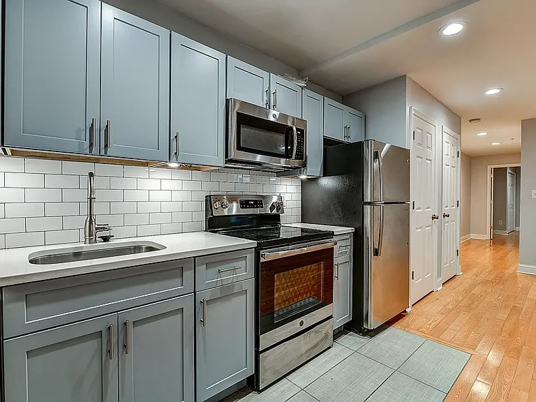 Spruce Street Apartments — Photo 14
