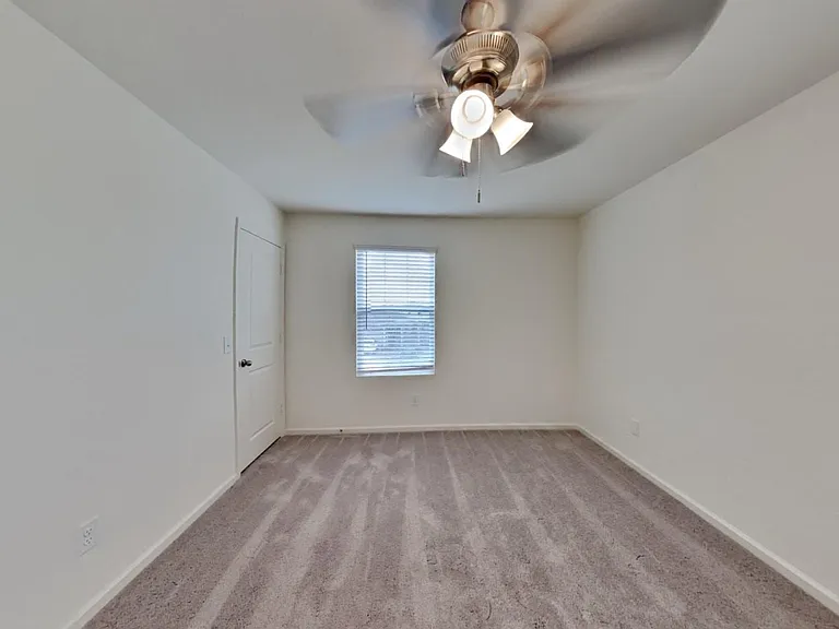 13515 Kinsman Rd — Photo 9