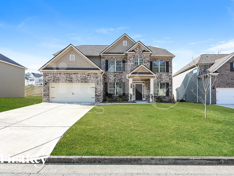 451 Victoria Heights Dr — Photo 1