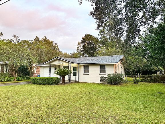 3rd image of 11665 Aaron Rd