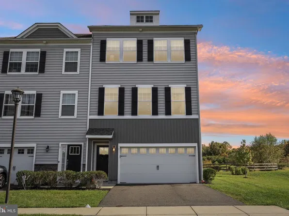 1 Sienna Way, Mount Laurel, NJ 08054