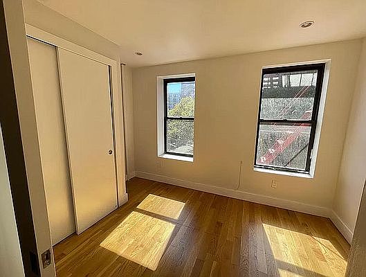 5th image of 211 Madison St #6