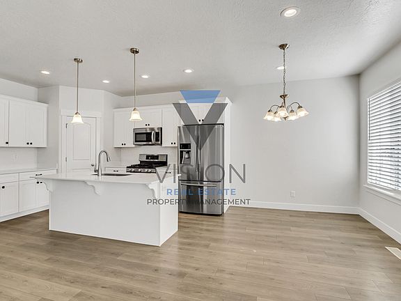 4th image of 1723 W Newcastle Ln