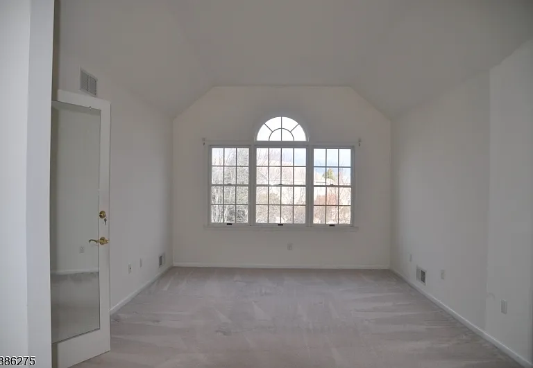 9 Collins Dr — Photo 16