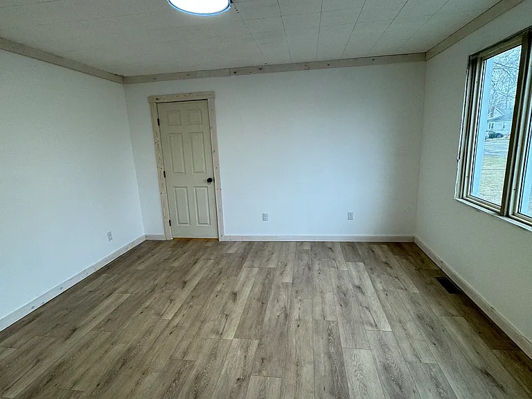117 E Stephenson St #A — Photo 4