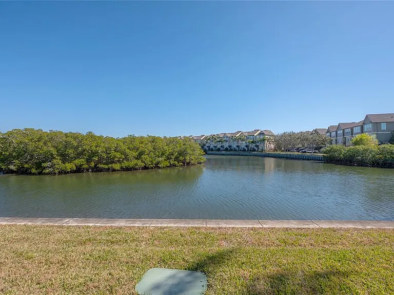 8812 Bay Pointe Dr #D202 — Photo 27
