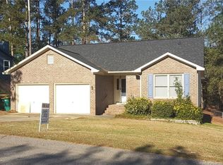 5009 Pinewood Dr, Hope Mills, NC 28348