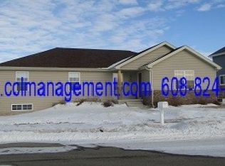 201 S Goldenrod Dr, Sun Prairie, WI 53590