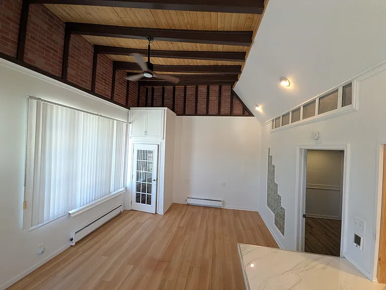 352 Jefferson Ave — Photo 6