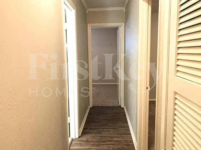 2710 Peachtree Ln — Photo 38