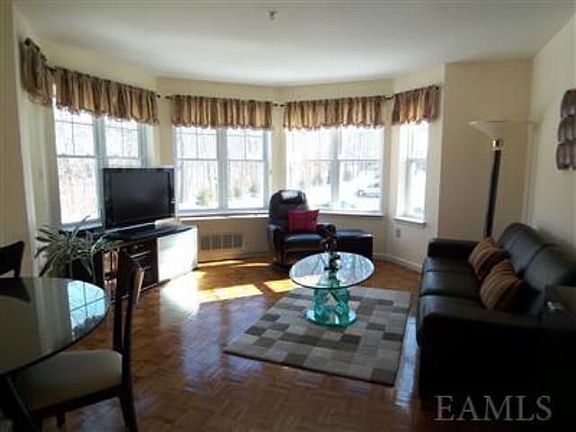 5th image of 214 Sutton Dr #214