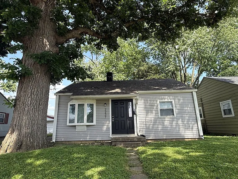 2237 Saint Paul St — Photo 1