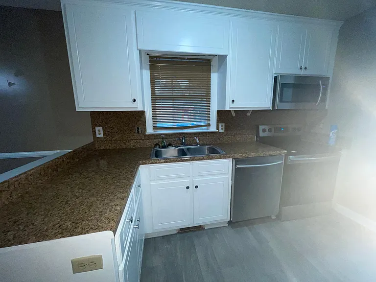 1328 Nash St SE — Photo 2