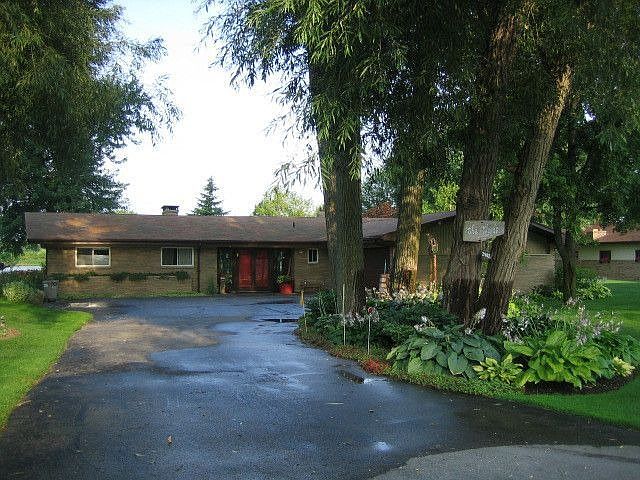 1st image of 2902 Evergreen Dr