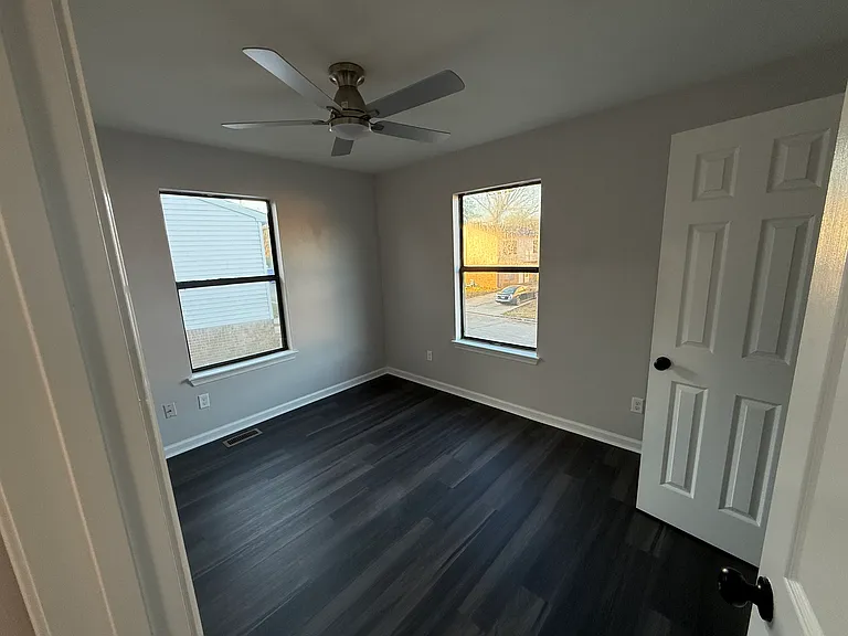 6209 Geneva Way #B — Photo 3