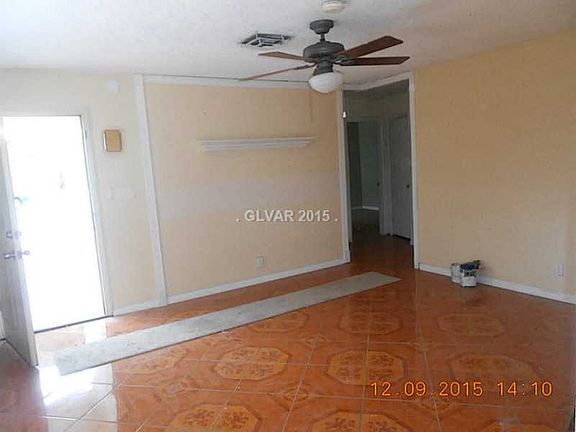 2nd image of 4343 Pinegrove St