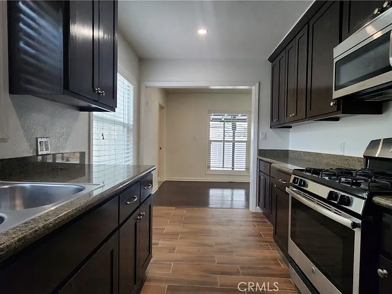 15709 Devonshire St — Photo 11