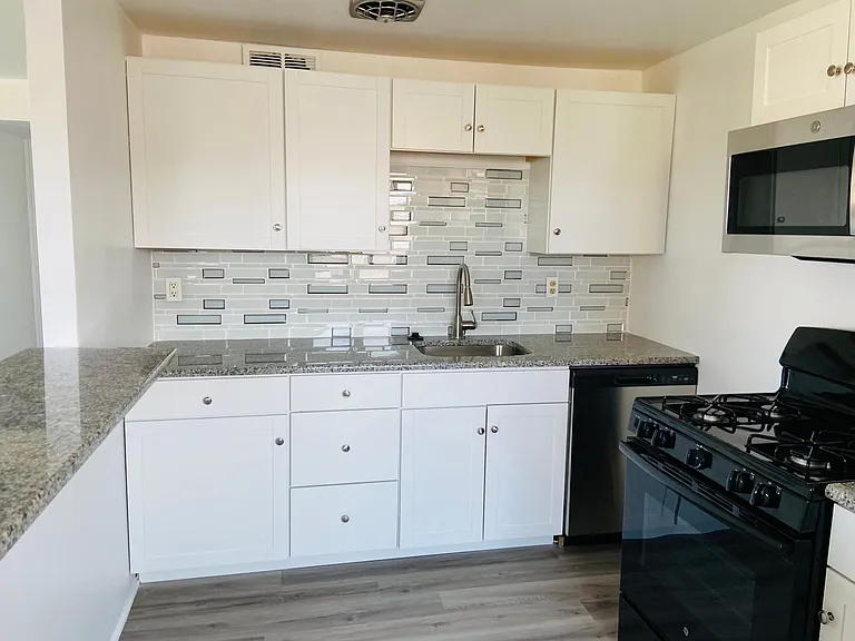 10931 Modena Dr #2 — Photo 4