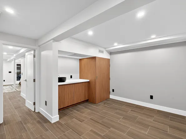 31 Bayview Avenue image 24 of 37