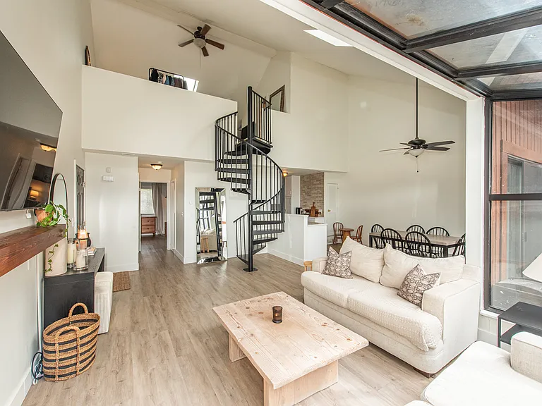 3 Port Royal Dr #2 — Photo 18