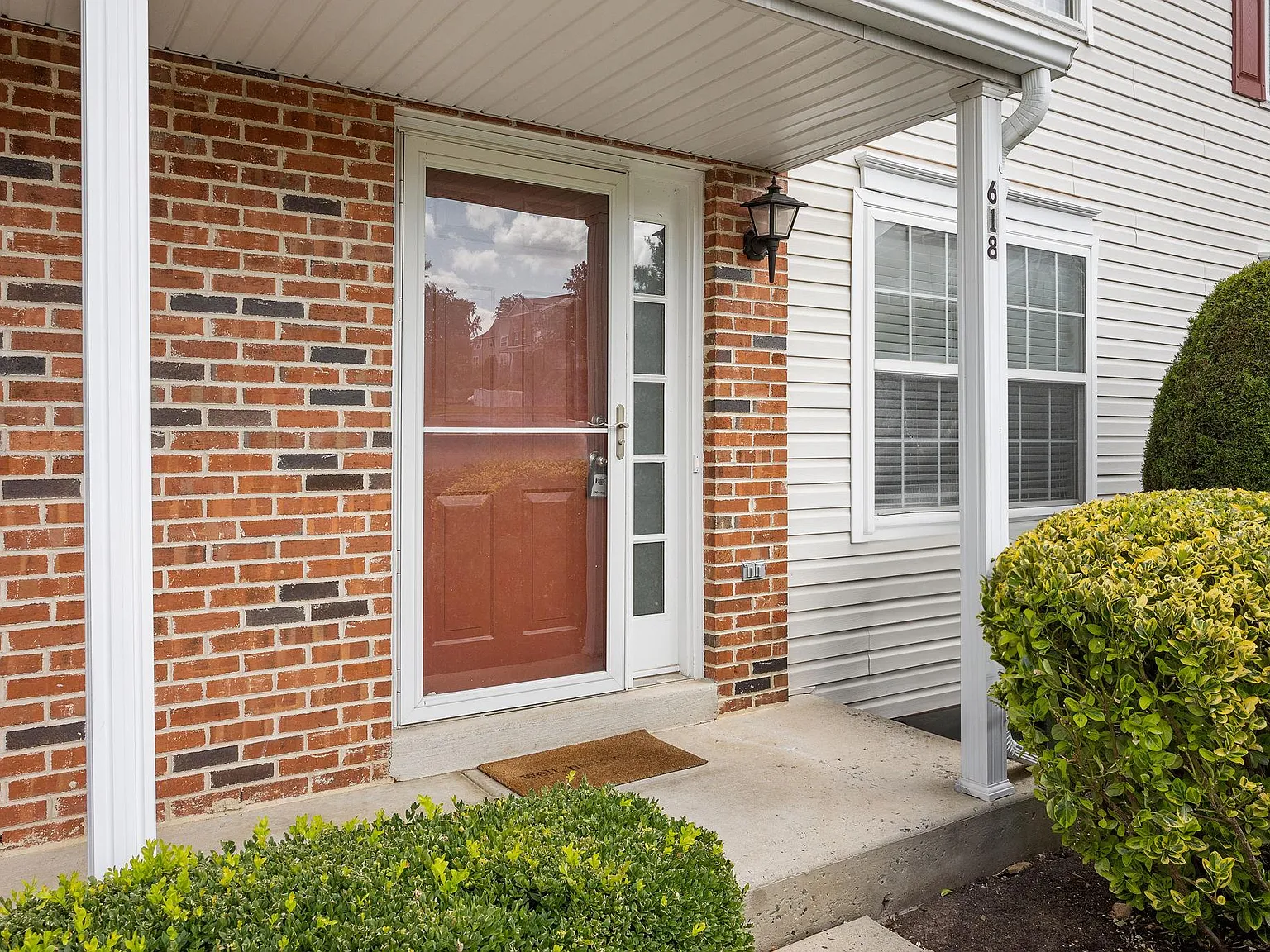 618 Songbird Ct — Photo 2