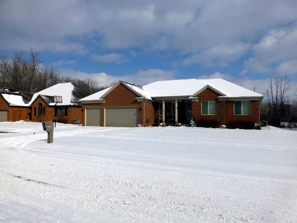 1st image of 32794 Kathleen Dr