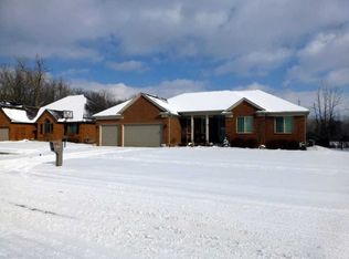 32794 Kathleen Dr, Chesterfield, MI 48047