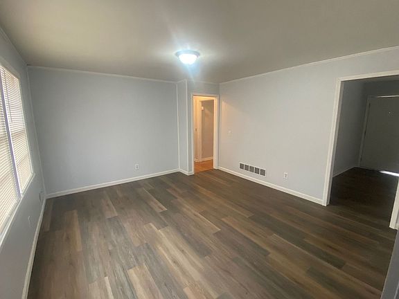 4th image of 221 Ramblewood Dr