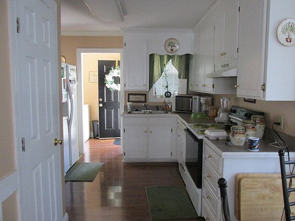 3rd image of 1116 Western Ave