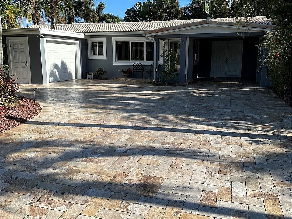 1st image of 332 NE 28th Drive