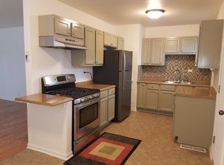 305 McCameron Ave, Lockport, IL 60441