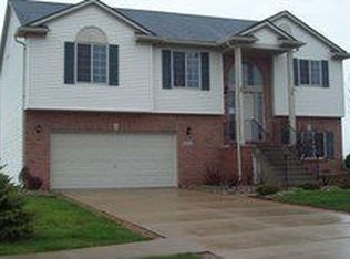 9114 Rockhill Ln, Newport, MI 48166