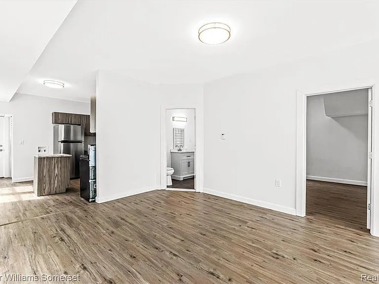 6091 Vermont St #B — Photo 6