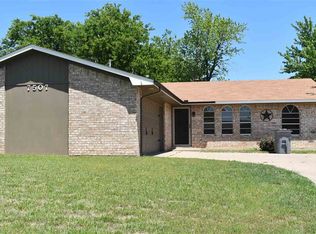 7507 NW Morrocco Dr, Lawton, OK 73505
